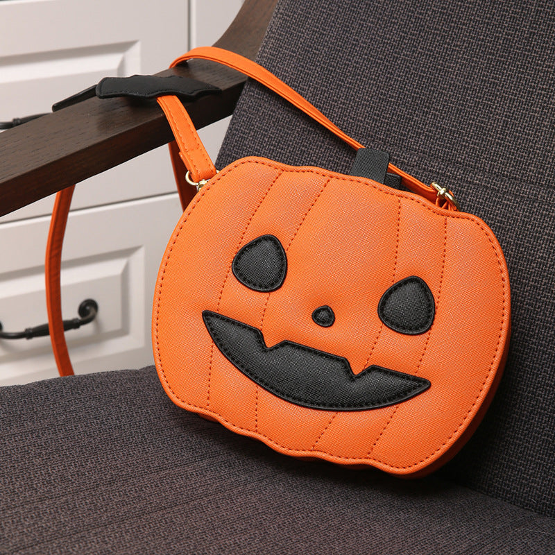 Smiling Pumpkin – Halloween-Themed Crossbody Bag