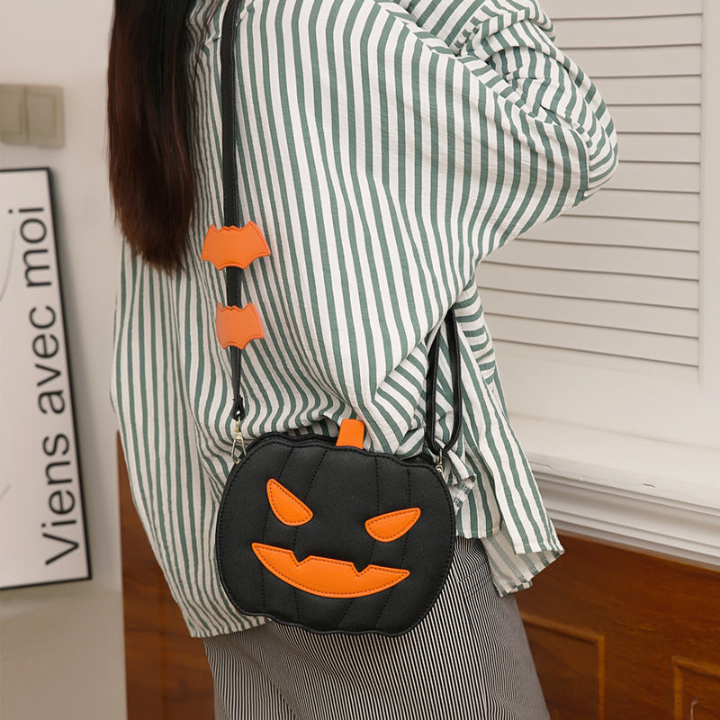 Smiling Pumpkin – Halloween-Themed Crossbody Bag