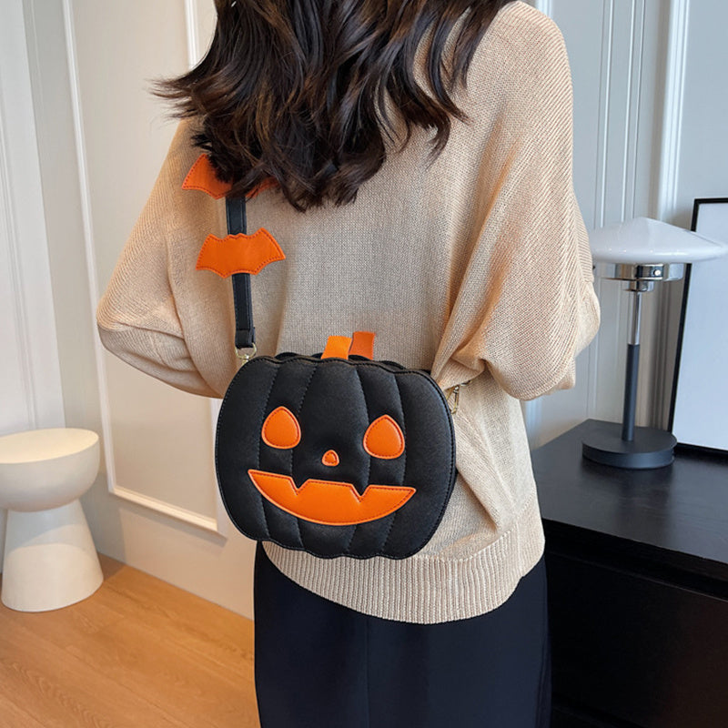 Smiling Pumpkin – Halloween-Themed Crossbody Bag