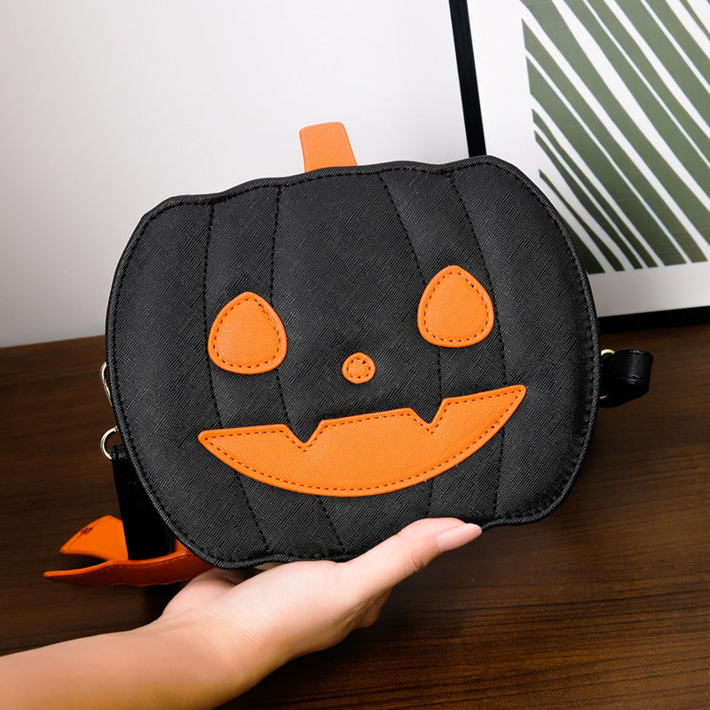 Smiling Pumpkin – Halloween-Themed Crossbody Bag
