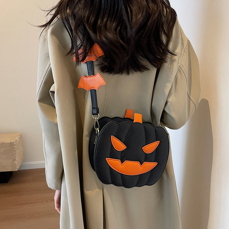 Smiling Pumpkin – Halloween-Themed Crossbody Bag